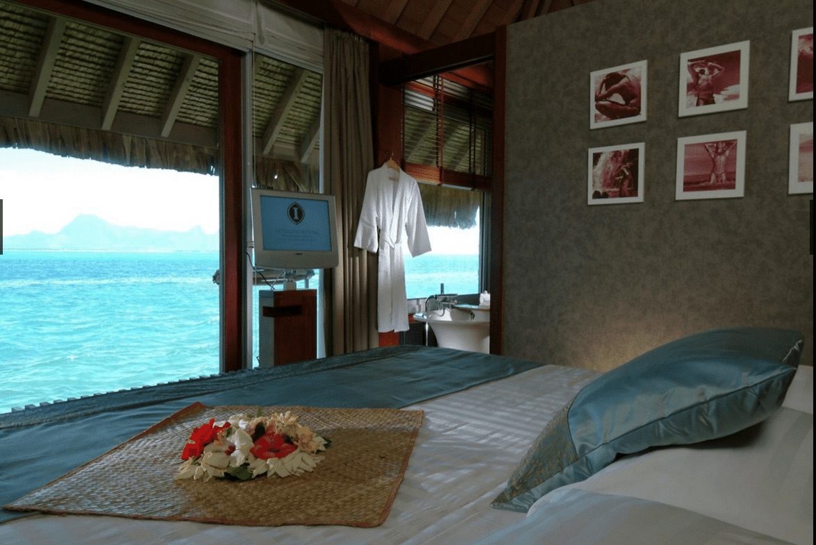 Bora Bora Resort Thalasso Spa 的基本房型就是水上屋,免費房真的是要一釋出就開搶