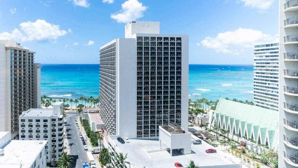Hyatt Place Waikiki Beach 海景房窗外一景（研究生的點數旅行筆記）