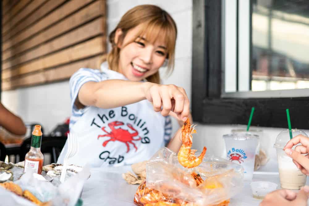今年的夏威夷之旅和上田太太同遊，一定要讓他嚐嚐在加州常吃的 Boiling Crab （研究生的點數旅行筆記）