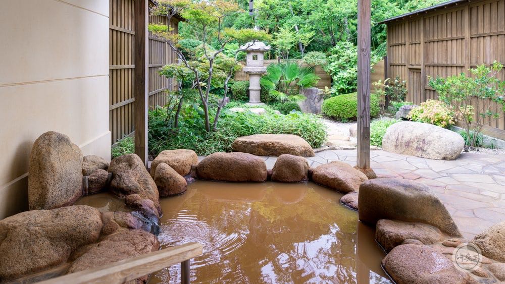 「朝霧」私人包廂溫泉 最多可以六個人一起泡湯（有馬溫泉・兵衛向陽閣｜研究生）