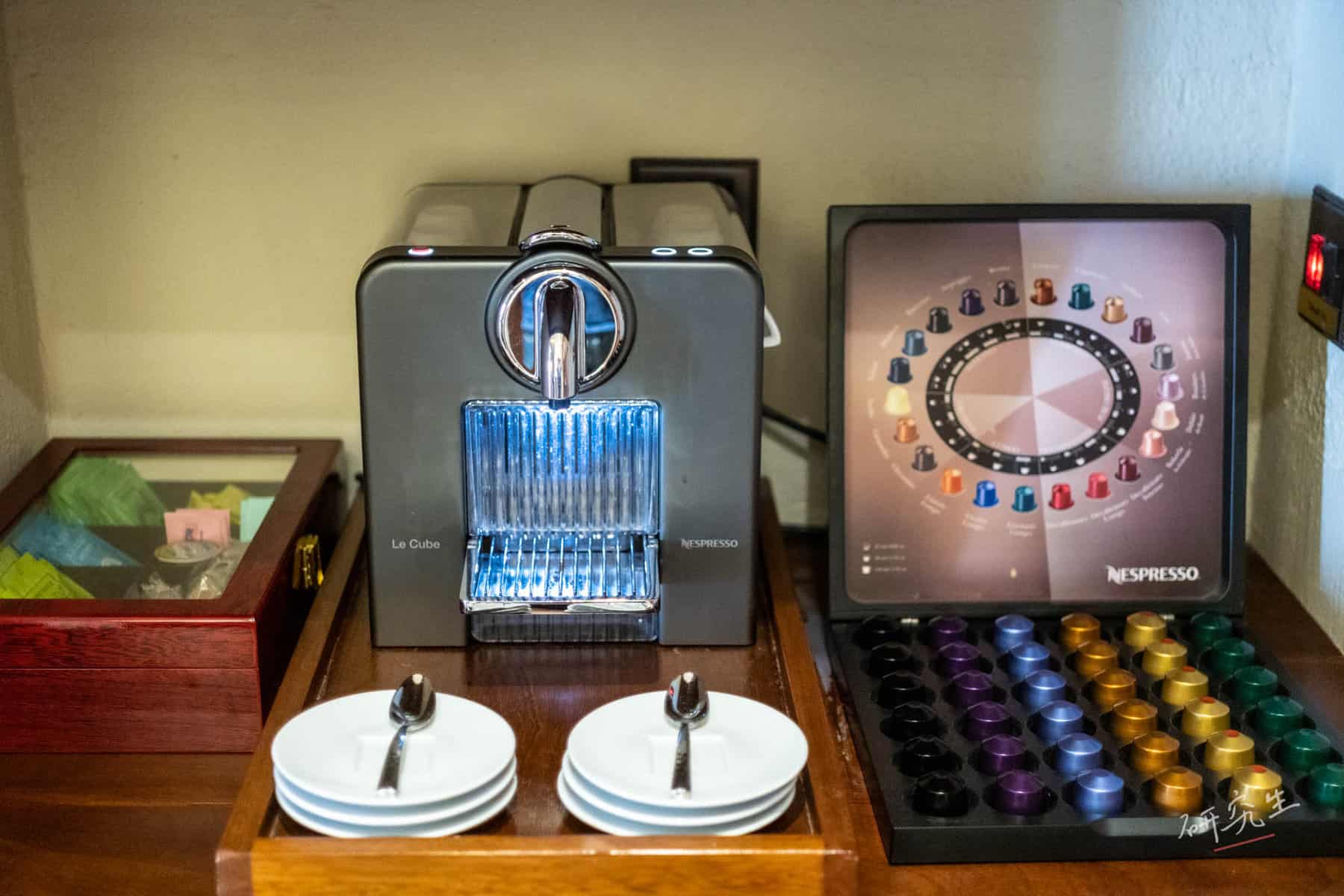 連 Nespresso 的膠囊都要放 36 顆/ Al Maha 沙漠羚羊飯店|研究生的點數旅行筆記